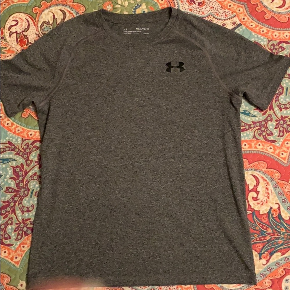 Boys under armor sports shirt💕
